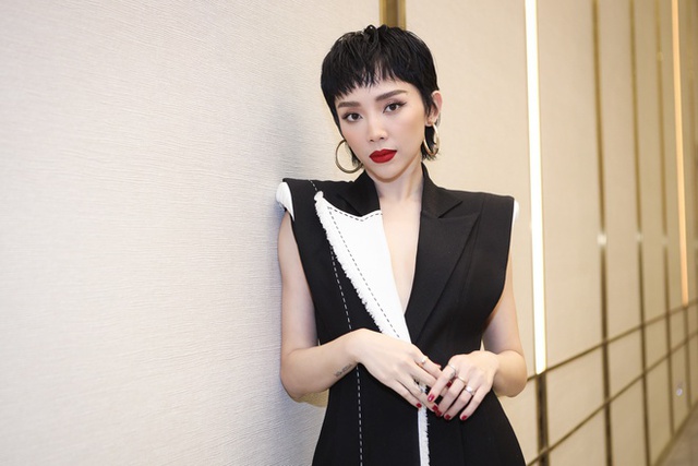 Chuyện tình ngưỡng mộ của cặp đôi Tóc Tiên - Hoàng Touliver giữa một showbiz ồn ào: Không quá ngôn tình, thật kín tiếng nhưng bình dị và thân thương! - Ảnh 4. Chuyện tình ngưỡng mộ của cặp đôi Tóc Tiên - Hoàng Touliver giữa một showbiz ồn ào: Không quá ngôn tình, thật kín tiếng nhưng bình dị và thân thương! - Ảnh 4.