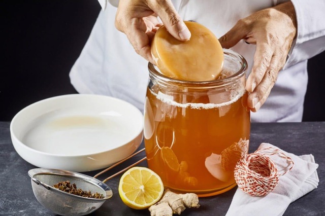 Từ loại trà bất tử kombucha, các kỹ sư MIT đã tạo ra vật liệu sống có thể được sử dụng để làm sạch nước, phát hiện ra các chất ô nhiễm, kim loại hoặc mầm bệnh khác - Ảnh 3. Từ loại trà bất tử kombucha, các kỹ sư MIT đã tạo ra vật liệu sống có thể được sử dụng để làm sạch nước, phát hiện ra các chất ô nhiễm, kim loại hoặc mầm bệnh khác - Ảnh 3.