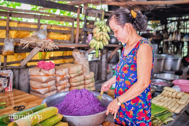 Chuyện nồi bánh tét lá cẩm do bà cụ 91 tuổi ở Cần Thơ sáng tạo, được báo nước ngoài liên tục ca ngợi, hơn 100 nơi làm theo mà vẫn không đâu sánh bằng nhờ nắm bí quyết gia truyền! - Ảnh 5.