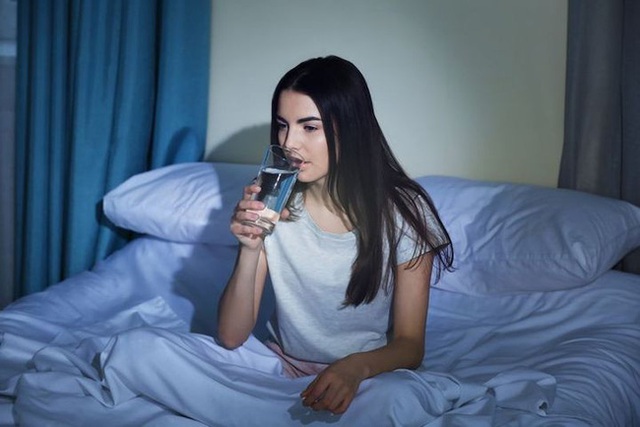 Bí quyết trường thọ: Uống ba cốc nước mỗi ngày để ngăn ngừa mọi bệnh tật và sống lâu trăm tuổi - Ảnh 2.