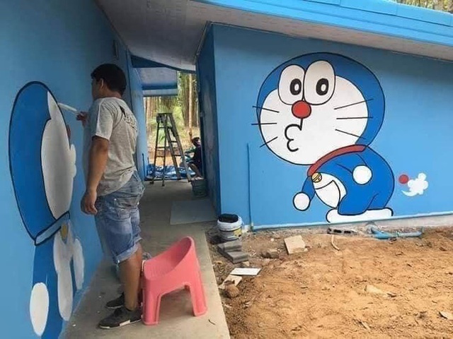 Căn nhà có gia chủ mê Doraemon khiến dân tình tranh cãi: Dễ thương hay nhố nhăng như cái vườn trẻ? - Ảnh 2.