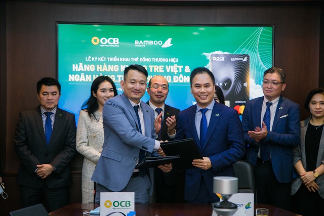 Bamboo Airways và OCB ký kết triển khai thẻ đồng thương hiệu OCB – BAV