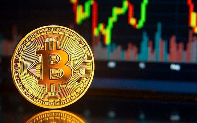 Bitcoin nhảy múa chóng mặt, tái lập mốc 51.000 USD