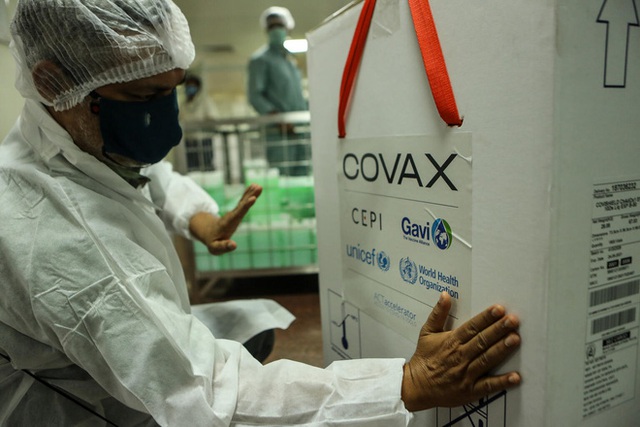  14% thế giới giữ 53% lượng vaccine COVID-19: Chuyện tích trữ của nước giàu và lời khẩn nài của WHO - Ảnh 1.