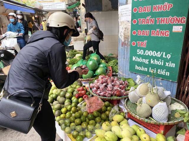 Chợ họp sớm, tiểu thương bỏng tay đóng hàng tạ xôi ngày Rằm - Ảnh 6.