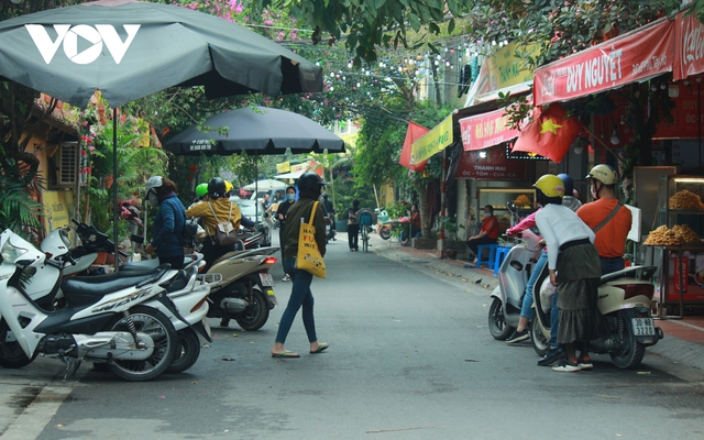 Chùa chiền đóng cửa, vắng vẻ trong ngày rằm tháng Giêng - Ảnh 10.