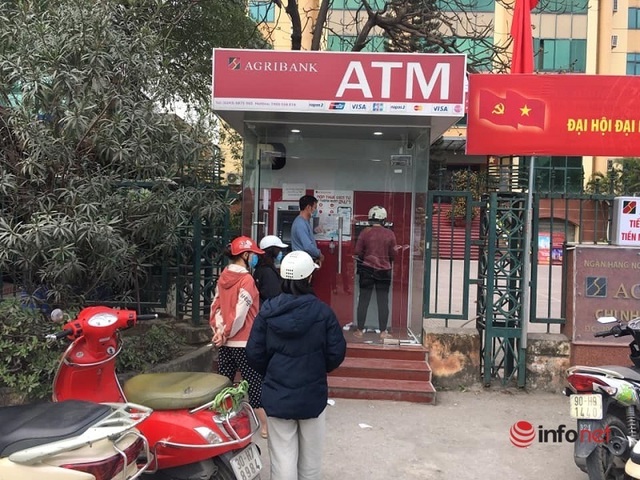 Cây ATM vắng khác thường ngày giáp Tết - Ảnh 11.