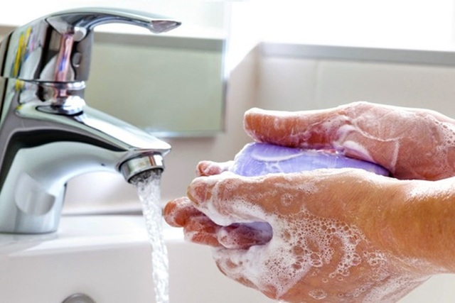  BS khoa truyền nhiễm: 11 tình huống phải rửa tay bằng nước, vừa ngăn ngừa Covid-19 vừa phòng bệnh - Ảnh 1.
