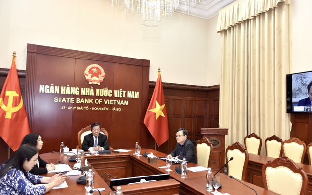 Toàn cảnh cuộc họp từ phía đầu cầu Việt nam