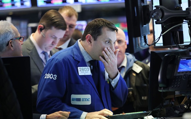 Lo ngại lạm phát bị lu mờ, Dow Jones bất ngờ tăng vọt hơn 600 điểm