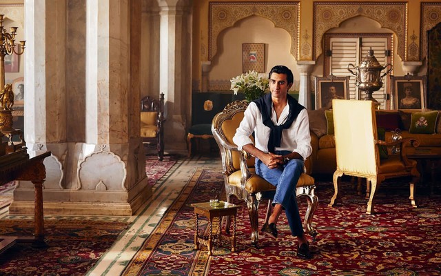 Trong khi Harry – Meghan “bóc phốt” gia đình để kiếm tiền, nhiều hậu duệ hoàng tộc khác điều ngược lại: Người kinh doanh thành công, người vất vả nhưng luôn ý thức cao về “tự tôn hoàng tộc” - Ảnh 2.