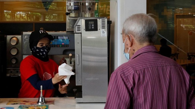 Trong khi Harry – Meghan “bóc phốt” gia đình để kiếm tiền, nhiều hậu duệ hoàng tộc khác điều ngược lại: Người kinh doanh thành công, người vất vả nhưng luôn ý thức cao về “tự tôn hoàng tộc” - Ảnh 7.