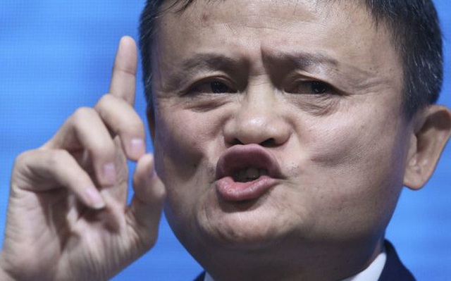 Nghe theo khẩu hiệu ‘Còn trẻ mà, cứ tiêu đi, chỉ cần đi vay’ của Jack Ma, hàng triệu người Trung Quốc lâm cảnh nợ nần, bế tắc, có người muốn tự sát