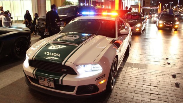 Đã mắt ngắm dàn siêu xe tuần tra của cảnh sát xứ Dubai: Toàn những cái tên đắt đỏ, tốc độ đỉnh cao đến mức tội phạm cũng khó mà chạy thoát - Ảnh 6. Đã mắt ngắm dàn siêu xe tuần tra của cảnh sát xứ Dubai: Toàn những cái tên đắt đỏ, tốc độ đỉnh cao đến mức tội phạm cũng khó mà chạy thoát - Ảnh 6.