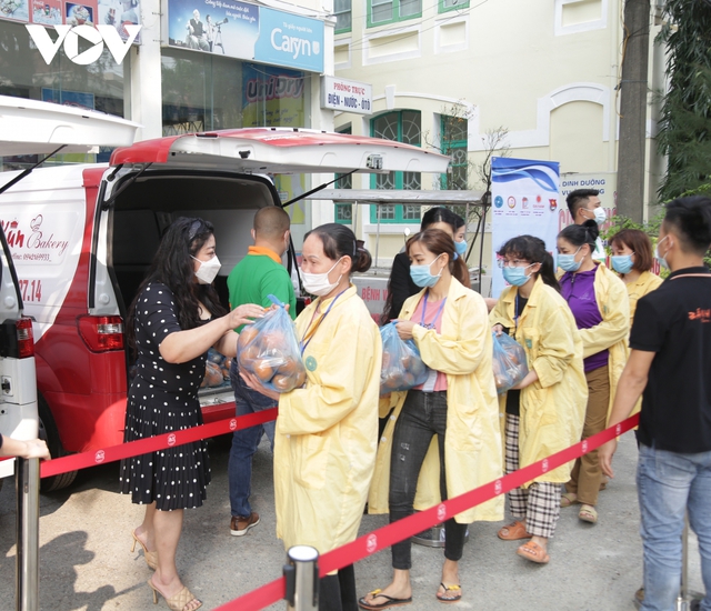 Giải cứu cam sành, phát miễn phí cho bệnh nhân tại Hà Nội - Ảnh 11.