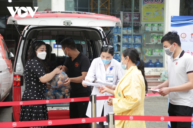 Giải cứu cam sành, phát miễn phí cho bệnh nhân tại Hà Nội - Ảnh 9.