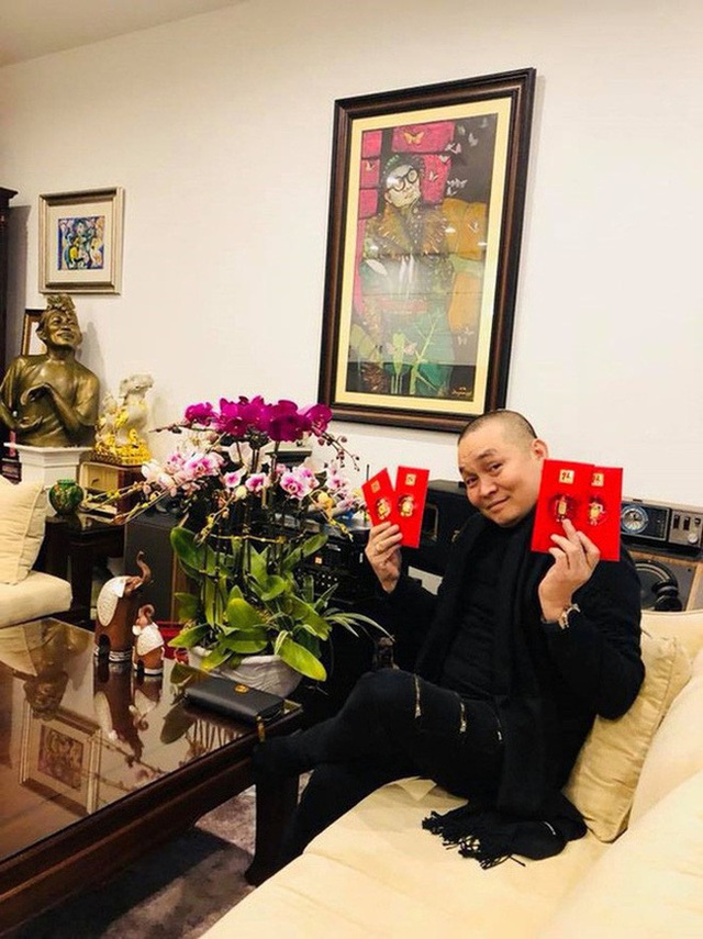 NSƯT Xuân Hinh có 2 căn nhà bạc tỷ, mê đồ hiệu, từng tặng fan điện thoại đắt tiền và kì nghỉ xa xỉ - Ảnh 2.