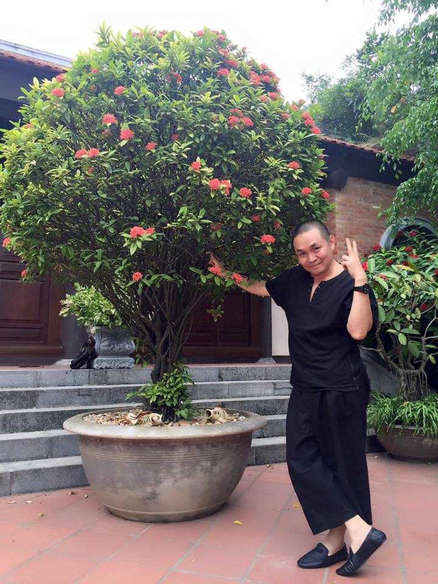 NSƯT Xuân Hinh có 2 căn nhà bạc tỷ, mê đồ hiệu, từng tặng fan điện thoại đắt tiền và kì nghỉ xa xỉ - Ảnh 10.