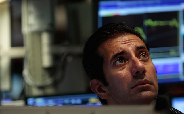 Lợi suất trái phiếu tăng vọt khiến cổ phiếu công nghệ đồng loạt rớt điểm, S&P 500 và Dow Jones rời đỉnh