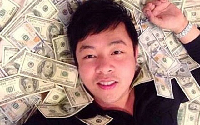 Quang Lê tuổi 42: Từng bán nhẫn kim cương 2 tỷ đồng để làm liveshow, "chơi lớn" chụp ảnh với đống tiền, rao bán nhà bạc tỷ vì không dùng đến