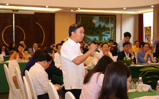 Nguyễn Hữu Thập- Chủ tịch Hiệp hội DN tỉnh Tuyên Quang phản hồi về những vướng mắc liên quan đến tiếp cận vốn. Ảnh:VGP/HT.