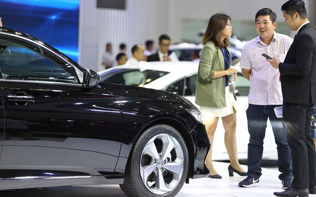 Người tiêu dùng ô tô đang được hưởng lợi khi nhiều mẫu xe trên thị trường đượ giảm giá, khuyến mại.