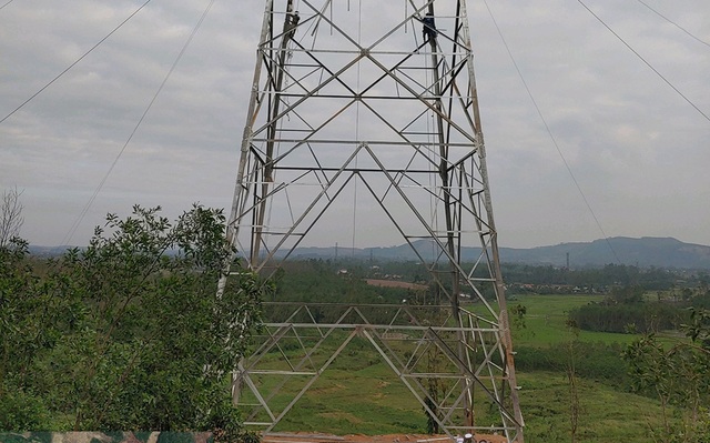 Đường dây 500 kV Dốc Sỏi-Pleiku 2 khó về đích đúng hẹn