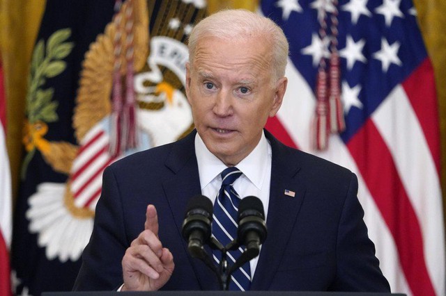 Họp báo lần đầu tiên tại Nhà Trắng, ông Biden khẳng định sẽ tái tranh cử - Ảnh 2.