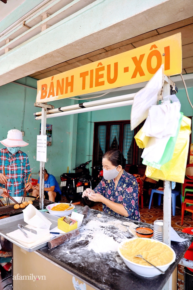 Hàng bánh tiêu CHẢNH nhất Việt Nam - mua được hay không là do nhân phẩm, dù chưa kịp mở cửa đã chính thức hết bánh khiến cả Vũng Tàu tới Sài Gòn phải xôn xao! - Ảnh 7.