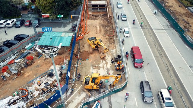 Tăng tốc thi công hầm chui đường bộ nút giao Lê Văn Lương - Khuất Duy Tiến - Ảnh 9.