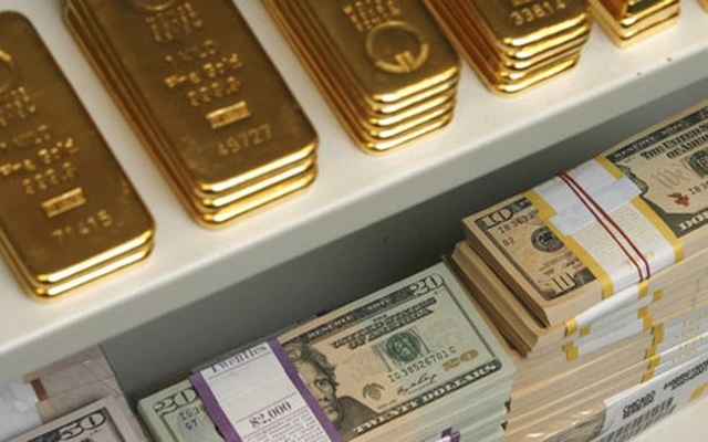 Giá vàng thế giới lại giảm "sốc", rơi xuống thấp nhất 9 tháng