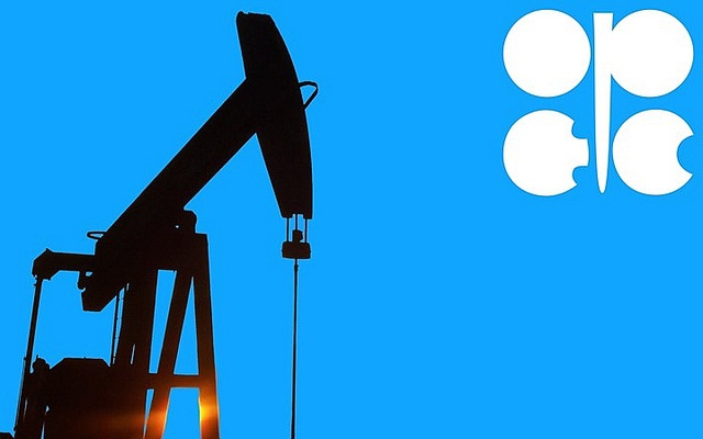 OPEC+ bất ngờ giữ nguyên mức giảm sản lượng, giá dầu vọt lên cao nhất hơn 1 năm