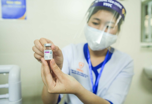  CLIP: 30 nhân viên y tế Bệnh viện Thanh Nhàn được tiêm vắc-xin Covid-19  - Ảnh 11.
