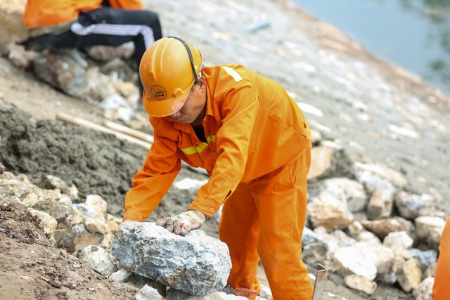  Hệ thống cống ngầm gom nước thải giải cứu sông Tô Lịch được lắp đặt ra sao?  - Ảnh 6.