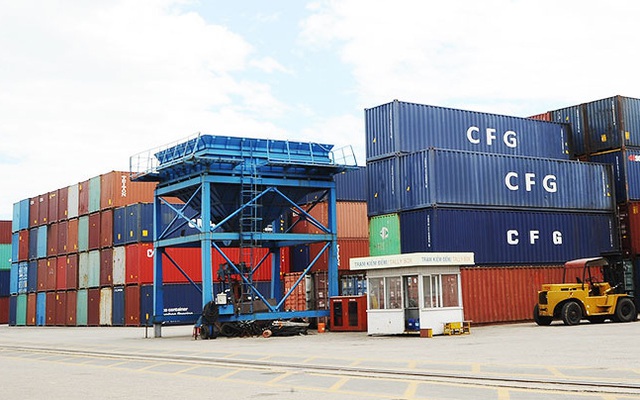Báo Nhật lý giải việc lượng container từ Việt Nam sang Mỹ tăng vọt