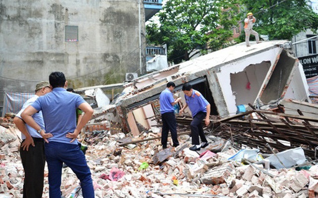 Cận cảnh căn nhà 3 tầng đổ sập trong đêm ở Lào Cai