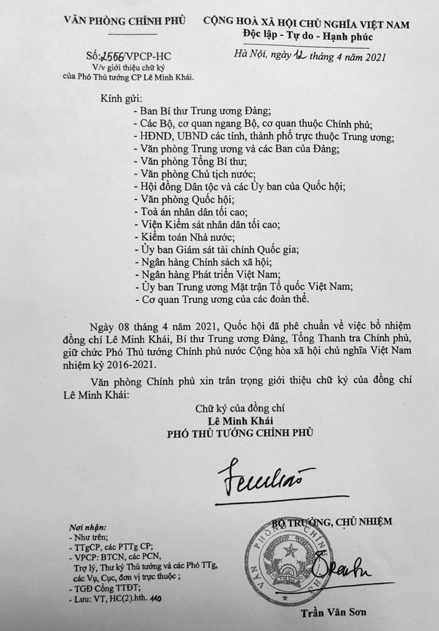 Giới thiệu chữ ký Thủ tướng Phạm Minh Chính và Phó Thủ tướng Lê Minh Khái, Lê Văn Thành - Ảnh 2.