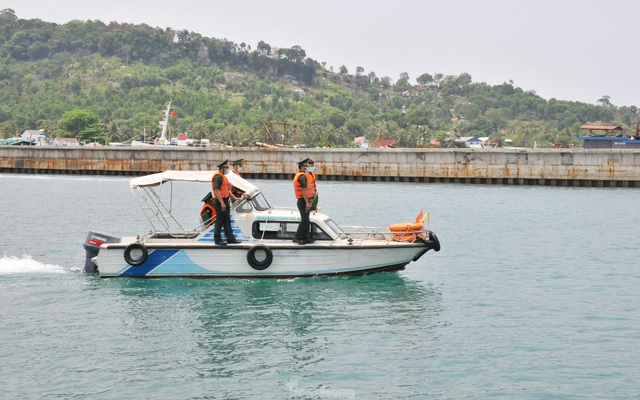 Dịch COVID -19 diễn biến phức tạp, biên giới Tây Nam lại 'không ngủ'