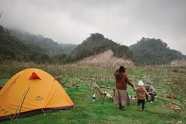 Nếu muốn thử Camping mà chưa biết chọn nơi nào để cắm lều thì đây là những địa điểm vừa hot lại đẹp từ Nam ra Bắc phải thử đến 1 lần - Ảnh 13.