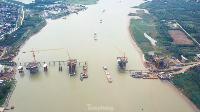  Toàn cảnh công trường xây dựng cầu vượt sông gần 2.000 tỷ đồng ở Bắc Ninh  - Ảnh 3.