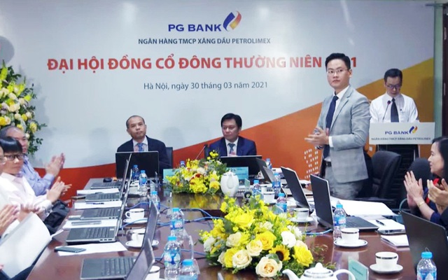 Đại hội cổ đông PGBank đã thông qua việc dừng sáp nhập với HDBank. Ảnh: S.T