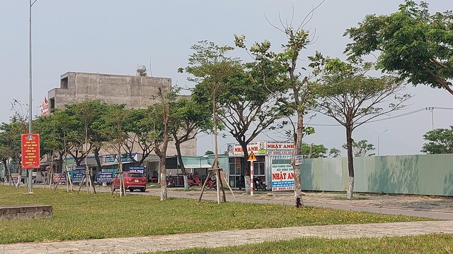 Giá đất tăng, ki-ốt bất động sản Đà Nẵng đồng loạt mở cửa lại  - Ảnh 1.