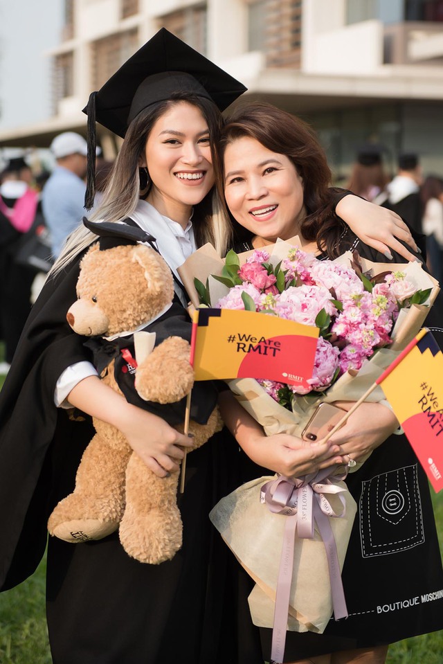 Ngọc Thanh Tâm: Ái nữ của đại gia thủy sản gây choáng với màn đập hộp đồ xa xỉ, ở nhà ghép từ 6 căn hộ liền sàn nhưng vẫn dấn thân showbiz vì đam mê - Ảnh 1.