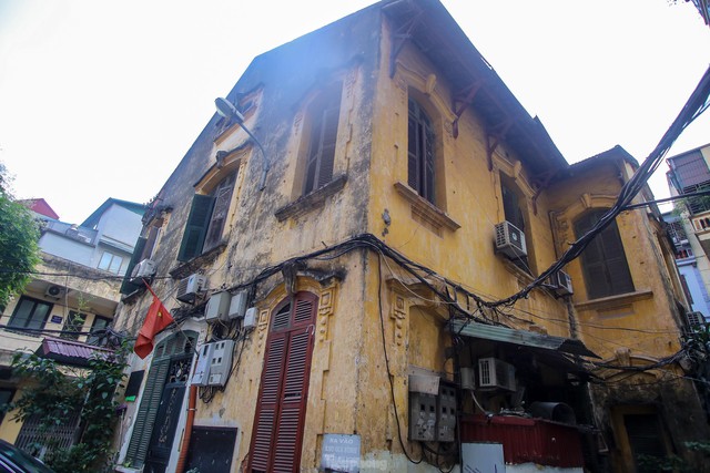  Loạt công trình biệt thự cổ ở Hà Nội bị xâm hại  - Ảnh 18.