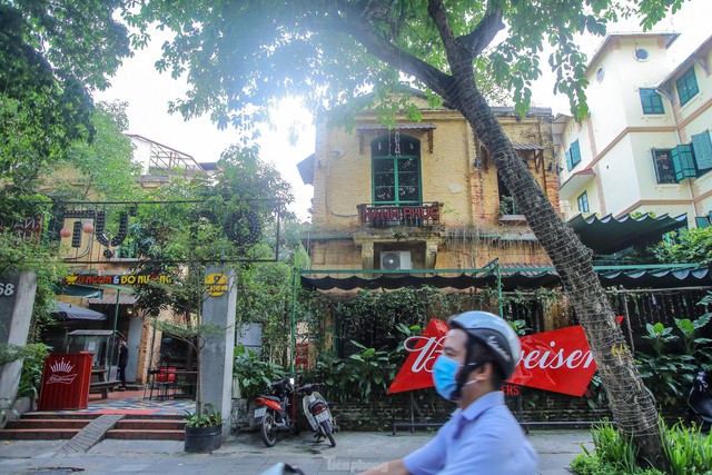  Loạt công trình biệt thự cổ ở Hà Nội bị xâm hại  - Ảnh 22.