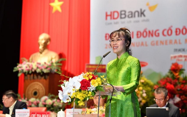 Bà Nguyễn Thị Phương Thảo tại ĐHĐCĐ thường niên 2021 của HDBank.