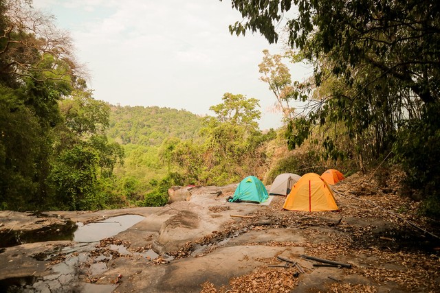 Các gia đình Hà Nội, Sài Gòn muốn đi camping trong phạm vi 300km thì đừng bỏ lỡ loạt địa điểm từ núi tới biển quá đẹp này, sẵn sàng cho kỳ nghỉ 30/4, 1/5 thật chill thôi nào! - Ảnh 21.