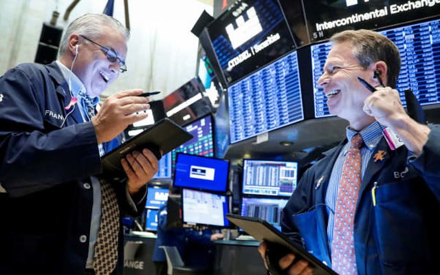 Lo ngại lạm phát tăng cao, S&P 500 và Nasdaq vẫn lập đỉnh kỷ lục