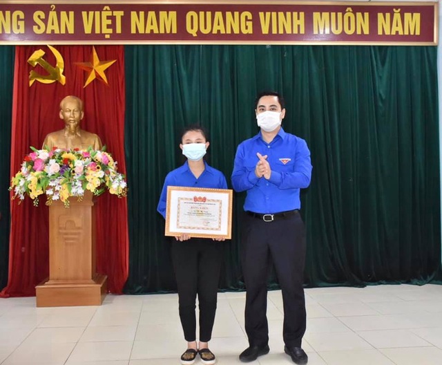  Cuộc sống khác biệt của nữ sinh ở Hà Tĩnh sau khi trả lại túi tiền gần nửa tỷ đồng - Ảnh 1.