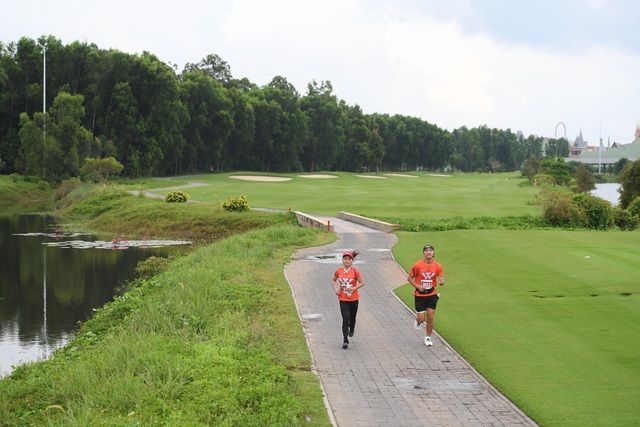 Nhà vô địch cự ly 21km Phu Quoc WOW Island Race 2021: Cung đường chạy năm nay dễ thở hơn, nhưng quá ấn tượng và khác biệt - Ảnh 2.